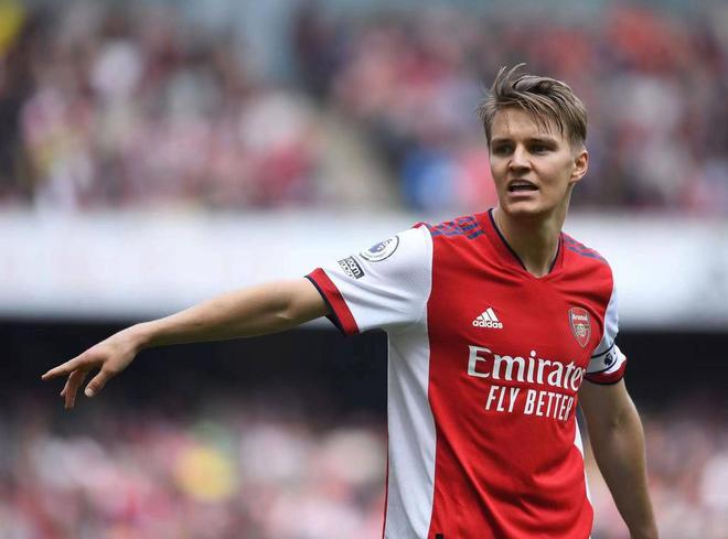 国际比赛日里昂调整名单以备荷甲，外线爆发环节打磨，气氛紧张，纪律约束更严格的简单介绍