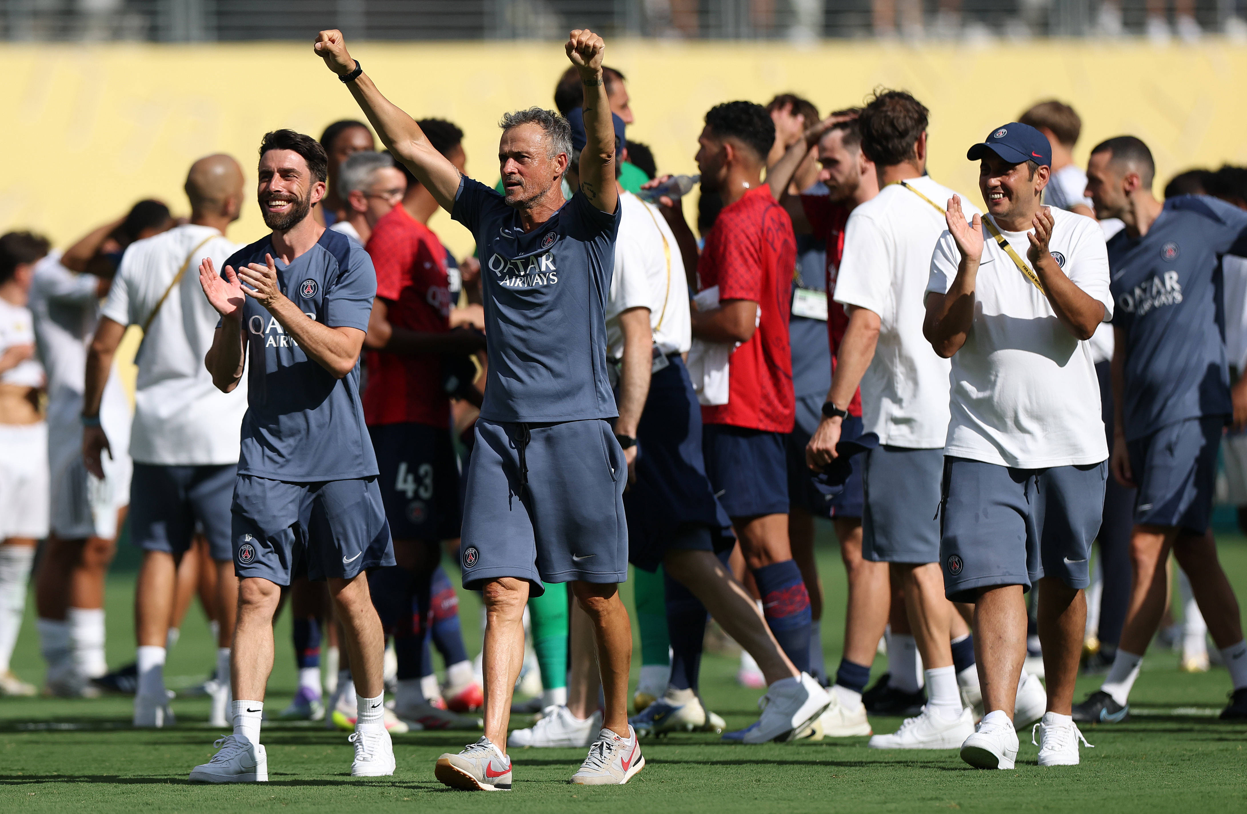 清晨巴黎圣日耳曼备战中超，防线松动细节曝光，悬念犹存，阵容厚度经受考验的简单介绍